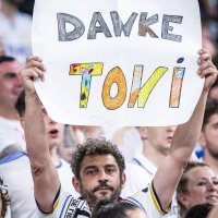 Realovi igrači i Santiago Bernabeu oprostili su se od Tonija Kroosa