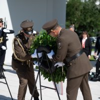 Članovi Vlade položili su vijence kod Spomenika domovini