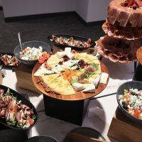 Ponuda hrane u izbornom stožeru Domovinskog pokreta