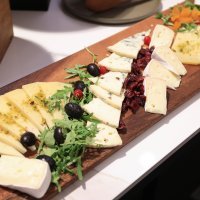 Ponuda hrane u izbornom stožeru Domovinskog pokreta