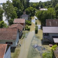 Prolazak vrhunca vodenog vala na Dunavu na Zelenom otoku kod Batine u Baranji