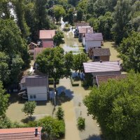 Prolazak vrhunca vodenog vala na Dunavu na Zelenom otoku kod Batine u Baranji