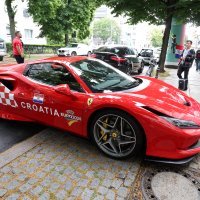 Ferrari u hrvatskim bojama, navijači, Berlin, 14.6.2024.