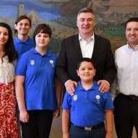 Milanović i mladi hrvatski robotičari