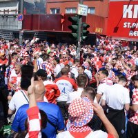 Hrvatski navijači prije utakmice Hrvatska - Albanija