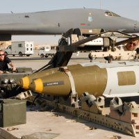 Naoružavanje bombardera B-1B bombama GBU-31