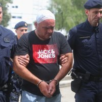 Privođenje osumnjičenog za napad na bicikliste u Vojniću