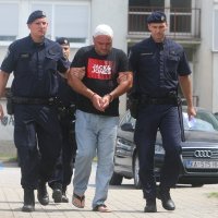 Privođenje osumnjičenog za napad na bicikliste u Vojniću