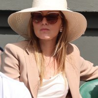 Jelena Đoković s djecom na Wimbledonu