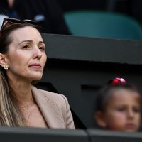 Jelena Đoković s djecom na Wimbledonu