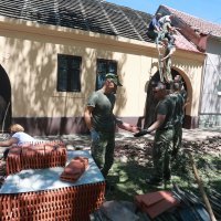 Vojska pomaže u obnovi u Bošnjacima