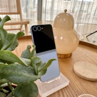 Samsung Galaxy Z Flip6