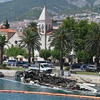 Izgorjela jahta 'Acceptus' u Makarskoj