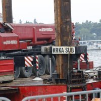Pripreme za vađenje olupine jahte u Makarskoj