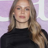 Laura Schmitt, djevojka Danija Olma