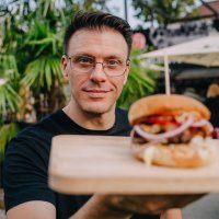 Mate Janković predstavlja tri nova smash burgera