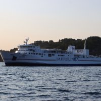 Trajekt Oliver stigao u Velu Luku