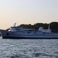 Trajekt Oliver stigao u Velu Luku