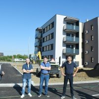 Rušenje najveće stambene zgrade oštećene u potresu u Sisku