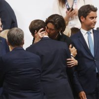 Emmanuel Macron i Amelie Oudea-Castera