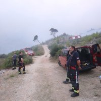 Makarska: Umorni vatrogasci dočekli su jutro na požarištu