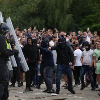 Kaos u Engleskoj