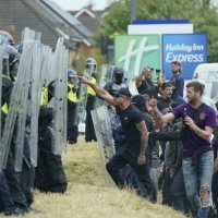 Divljanje desničara u Britaniji