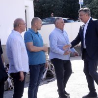 Andrej Plenković posjetio vatrogasce u Makarskoj