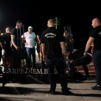 Prosvjed građana u znak podrške pretučenom vlasniku restorana Gariful na Hvaru