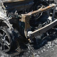 Na Peščenici izgorjeli automobili