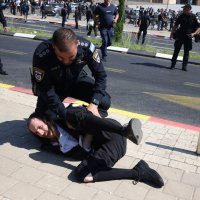 Sukob stotina ultraortodoksnih Židova s policijom zbog regrutiranja u vojsku