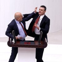 Tučnjava u turskom parlamentu