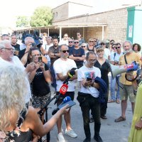 Prosvjed građana ispred tvornice cementa Calucem 16. kolovoza