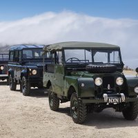 Land Rover i Range Rover vozila Njezinog Veličanstva na Pebble Beachu