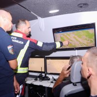 Vatrogasci i i zapovjednici vatrogasne zajednice u društvu Michaela Wegela