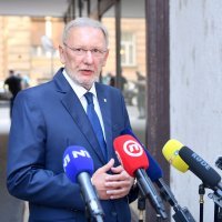 Andrej Plenković i ostali članovi dolaze na sjednicu Predsjedništva HDZ-a