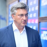 Andrej Plenković i ostali članovi dolaze na sjednicu Predsjedništva HDZ-a