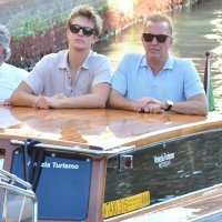 Kevin Costner sa sinom