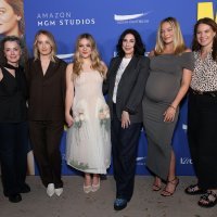 Courtenay Valenti, Megan Park, Maisy Stella, Sue Kroll, Margot Robbie i Julie Rapaport