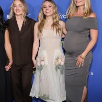 Maisy Stella i Margot Robbie (7)