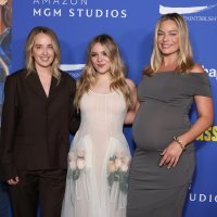 Megan Park, Maisy Stella, i Margot Robbie (1)