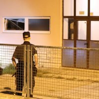 Policijski očevid nakon eksplozije u OŠ Meje