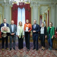 Donna Vekić u uredu gradonačelnika Tomaševića