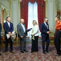 Donna Vekić u uredu gradonačelnika Tomaševića