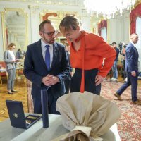 Donna Vekić u uredu gradonačelnika Tomaševića