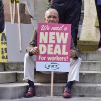 Sindikati prosvjeduju ispred parlamenta