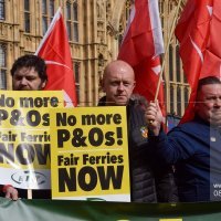 Sindikati prosvjeduju ispred parlamenta