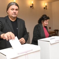 Mladen Kešer na biralištu u Kalniku