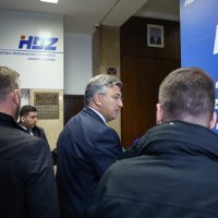 Dolazak članova HDZ-a na sjednicu predsjedništva stranke