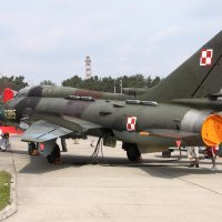 Poljska je od nekadašnjeg Sovjetskog Saveza nabavila oko 120 primjeraka Su-22